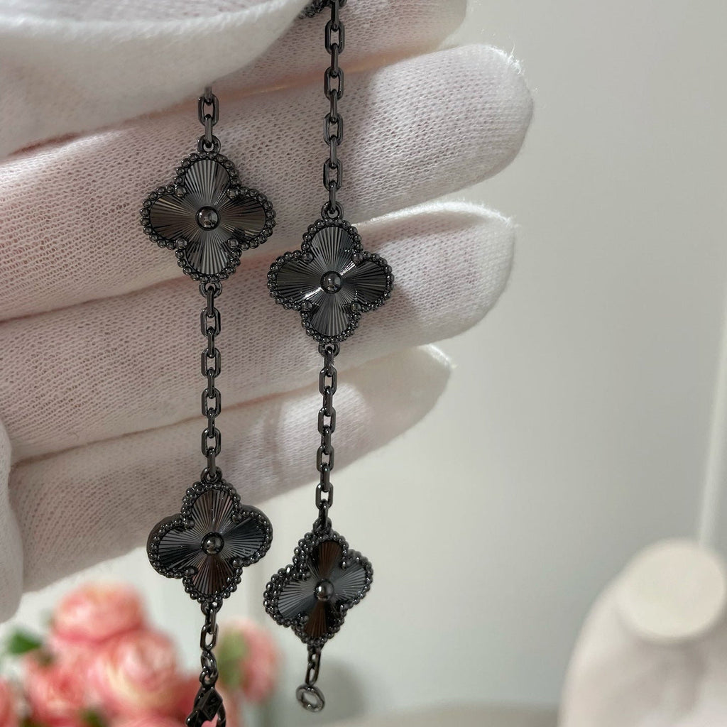 [Clover Jewelry]CLOVER 5 MOTIF BLACK BRACELET