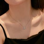 [Clover Jewelry] 豪華フラワーシェイプ・プリンセスカットネックレス
