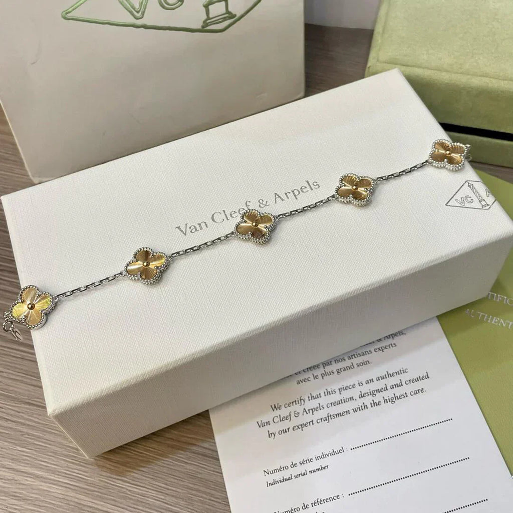 [Clover Jewelry]CLOVER 5 MOTIFS CHRISTMAS LIMITED EDITION BRACELET
