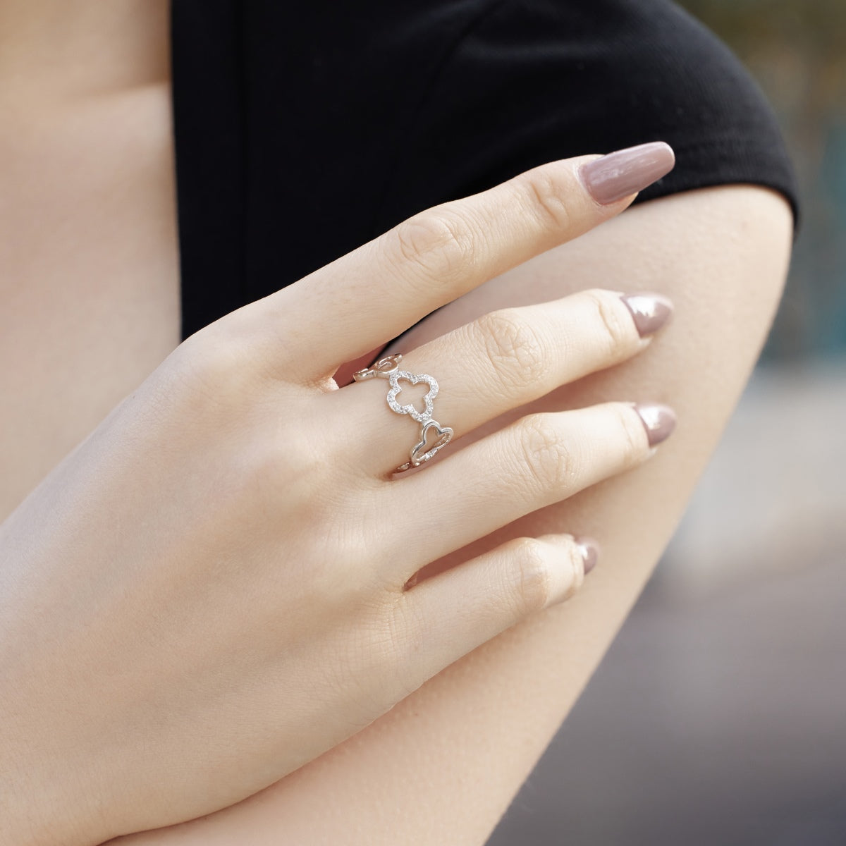 [Clover Jewelry]Hohles Design Vierblättriges Kleeblatt Ring
