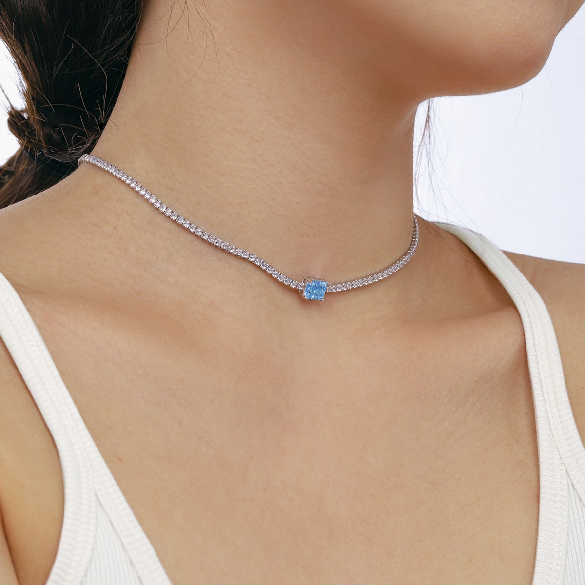[Clover Jewelry]2.0 Karat aufwendige Smaragdschliff-Halskette
