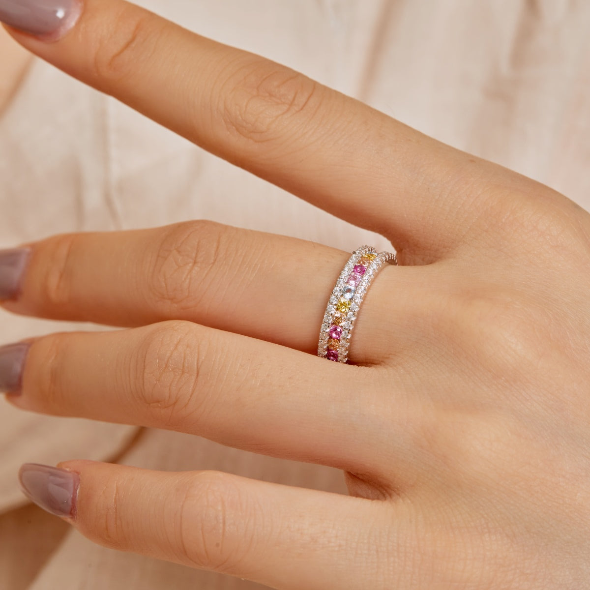 [Clover Jewelry]繊細なカラフルラウンドカットデイリーリング