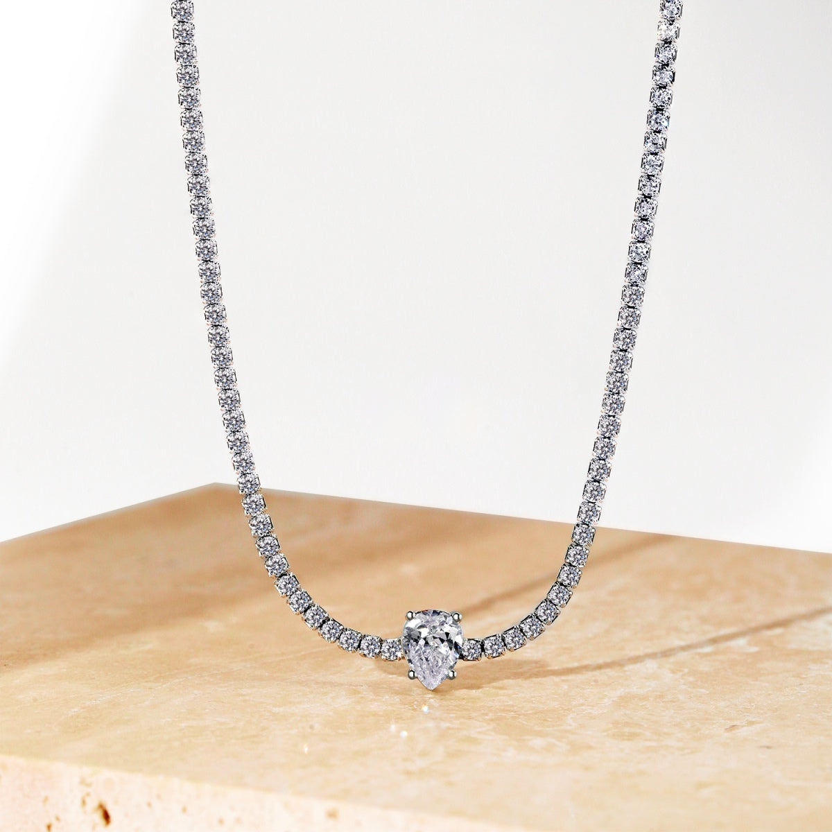 [Clover Jewelry]1.0カラット ユニーク ペアカット テニスネックレス