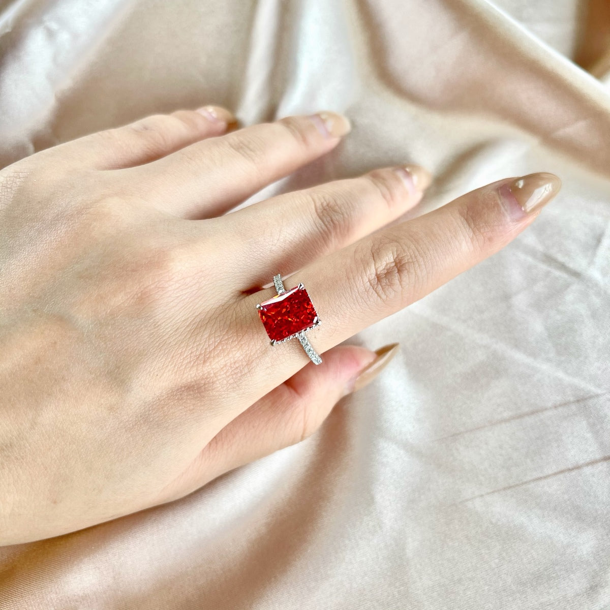 [Clover Jewelry]4.0 Karat luxuriöser Verlobungsring