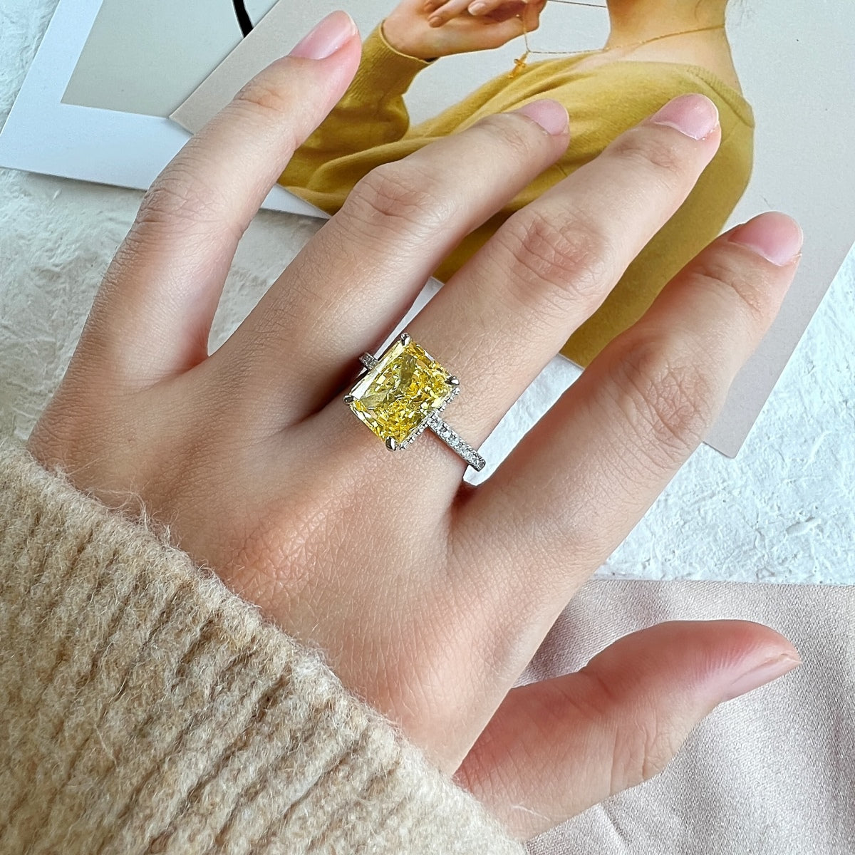 [Clover Jewelry]4.0 Karat luxuriöser Verlobungsring