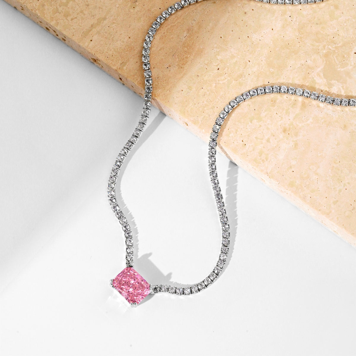 [Clover Jewelry]4.0カラット エレガントラディアントカットネックレス