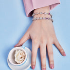 [Clover Jewelry]精巧な装飾が施されたエメラルドカットデイリーブレスレット