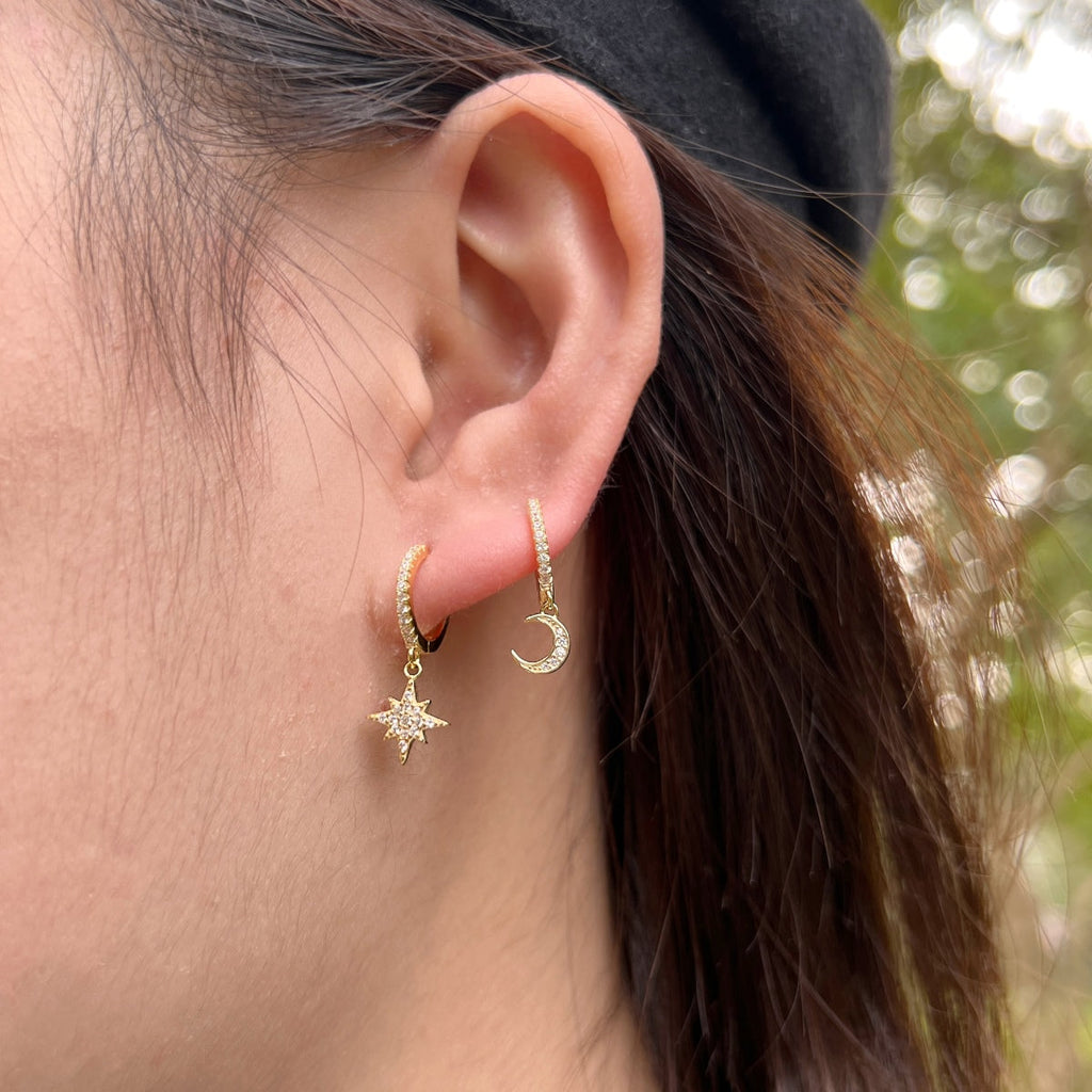 [クローバー・ジュエリー]星と月のアシンメトリーピアス