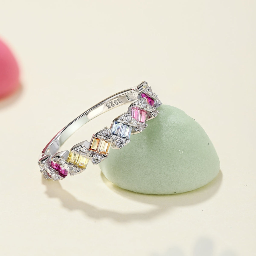 [Clover Jewelry]華奢なエメラルドカットリング デイリーユースに