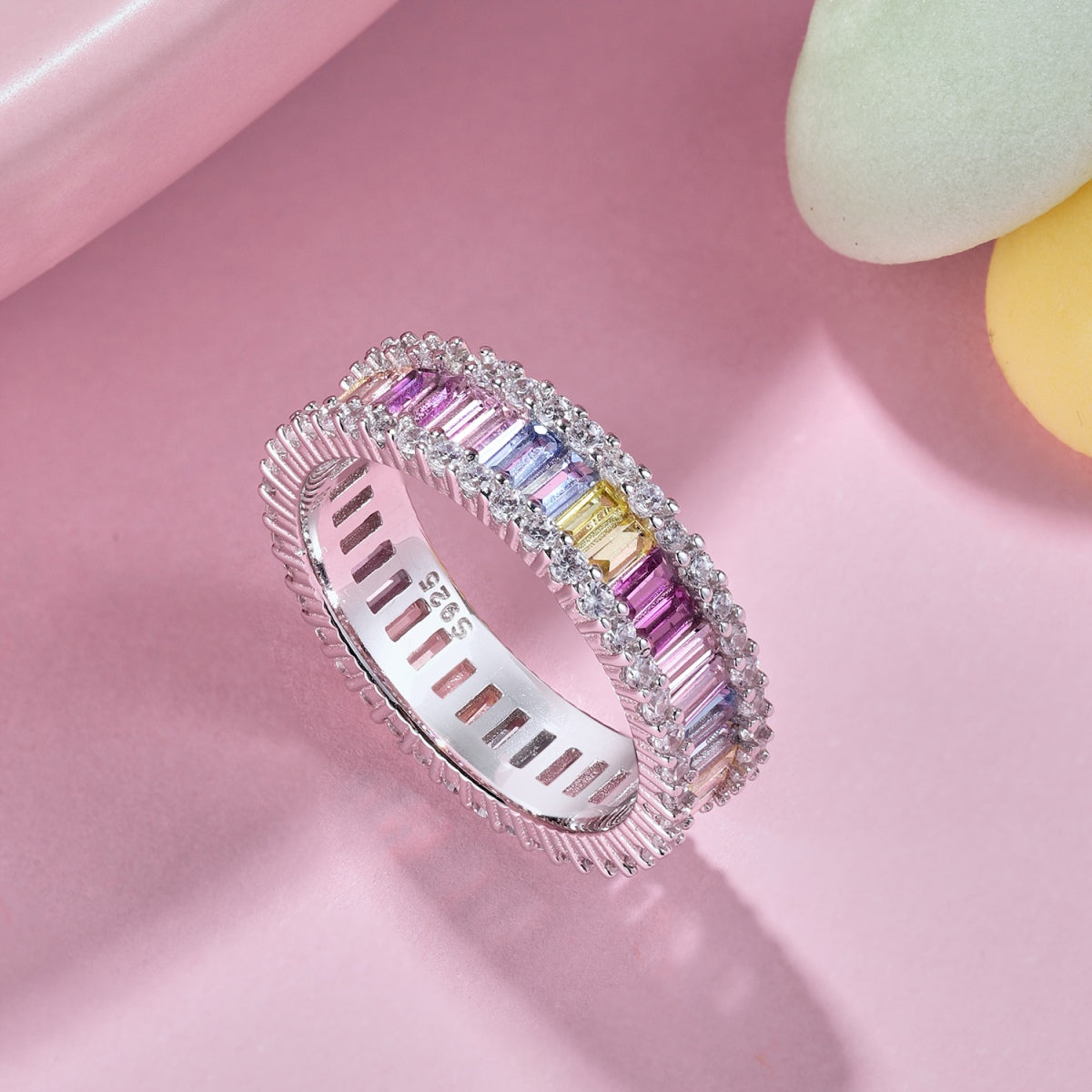 [Clover Jewelry]デイリーリング | 万華鏡のようなエメラルドカット