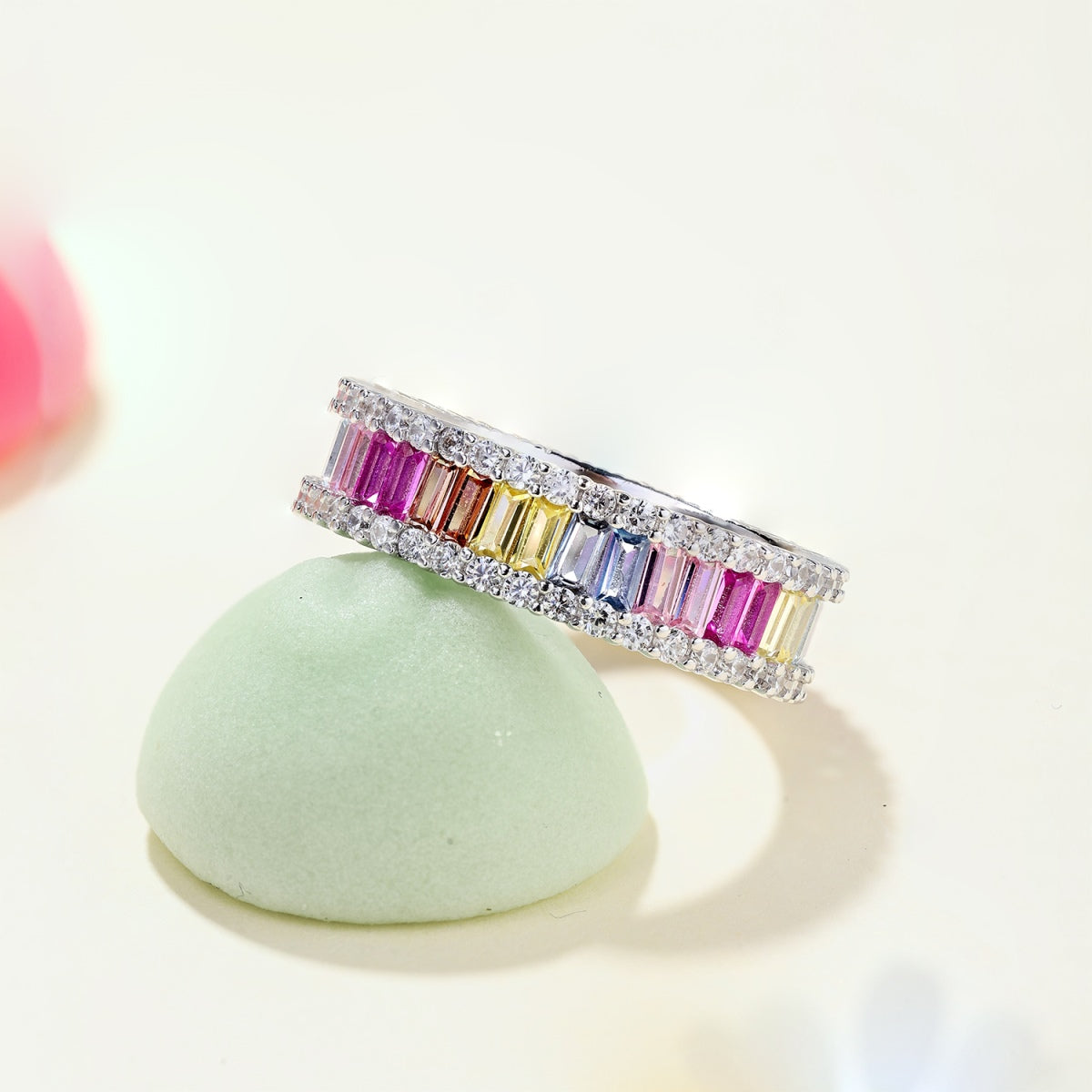 [Clover Jewelry]デイリーリング | 万華鏡のようなエメラルドカット