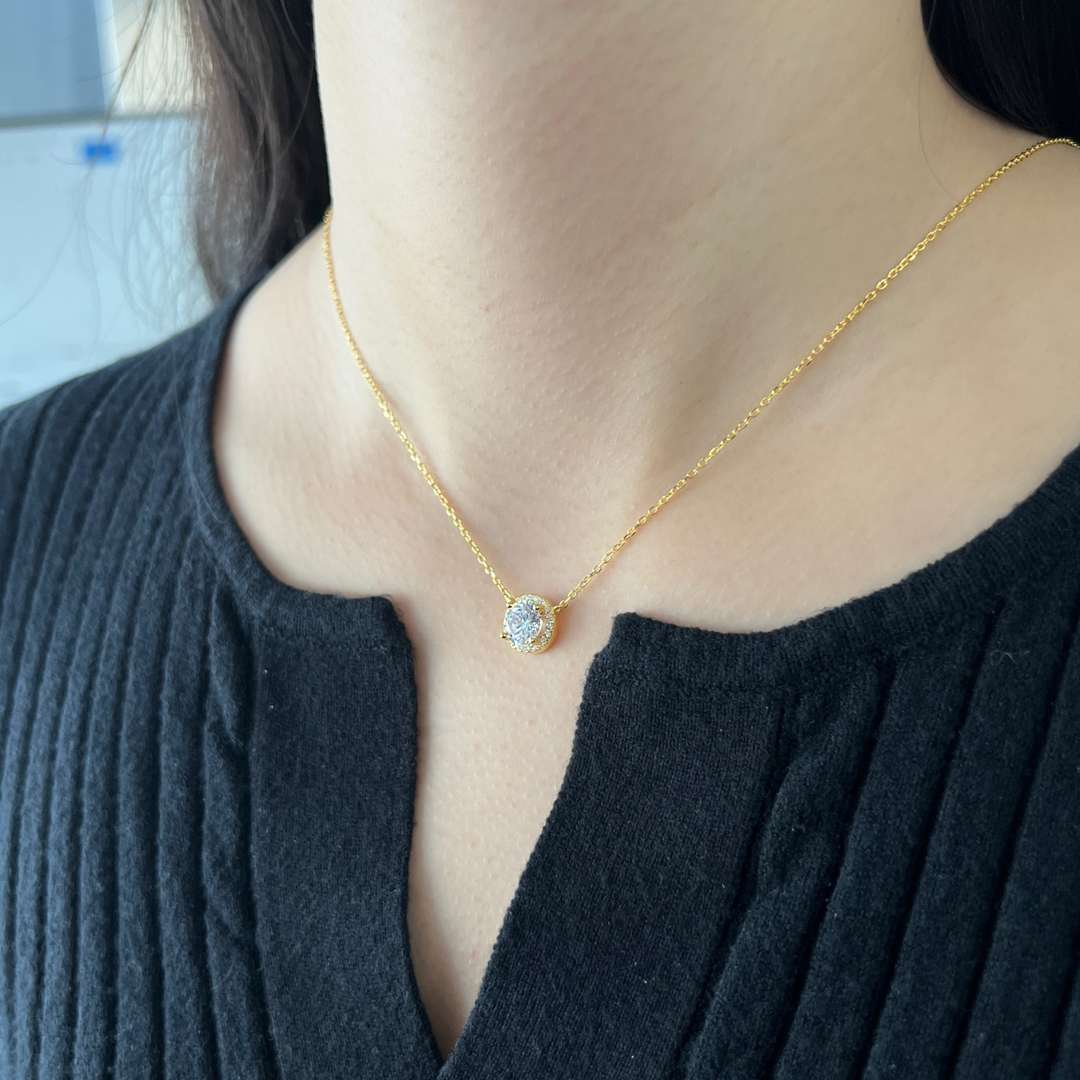 [Clover Jewelry]Luxuriöse Halskette mit Rundschliff