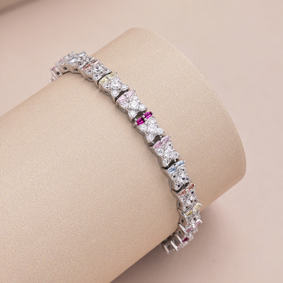 [Clover Jewelry]ユニークなカラフルな花型デイリーブレスレット