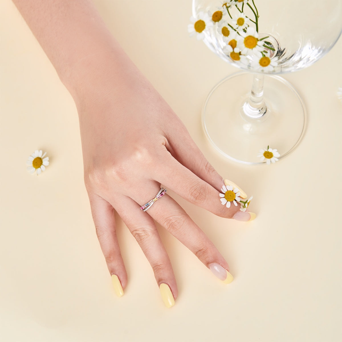 [Clover Jewelry]エネルギッシュなエレガントなラディアントカットパーティリング