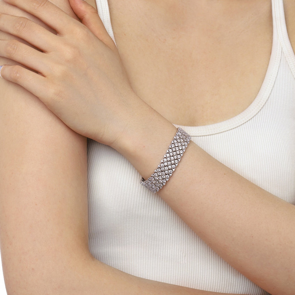 [Clover Jewelry]華やかなエレガントなラウンドカットパーティーブレスレット