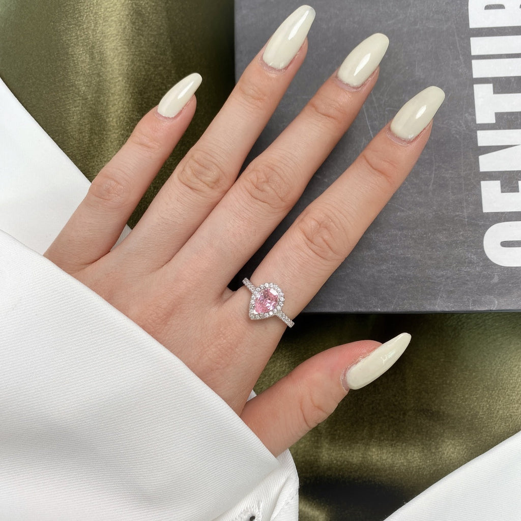 [Clover Jewelry]1.0カラット 豪華絢爛 ウォータードロップ型 結婚指輪
