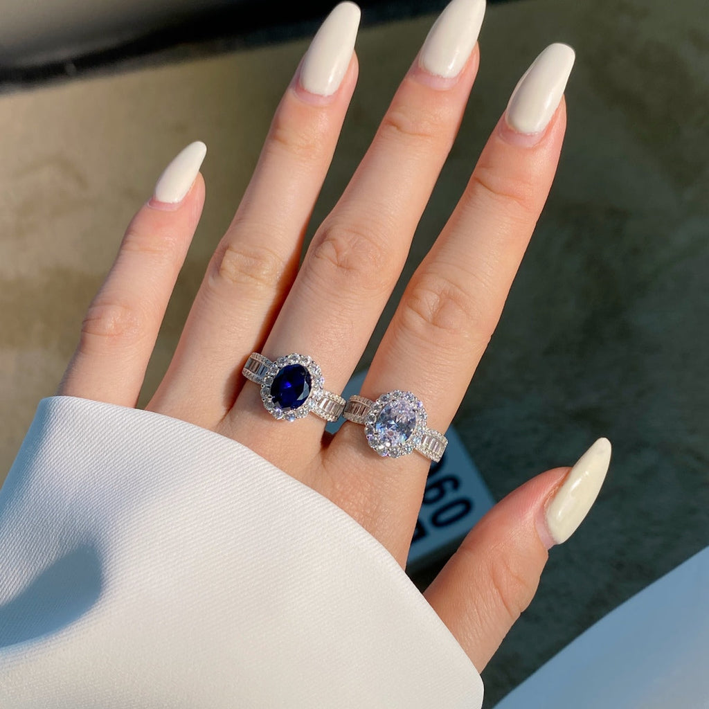 [Clover Jewelry]1.5カラット 魅惑的なオーバルカット バンケットリング