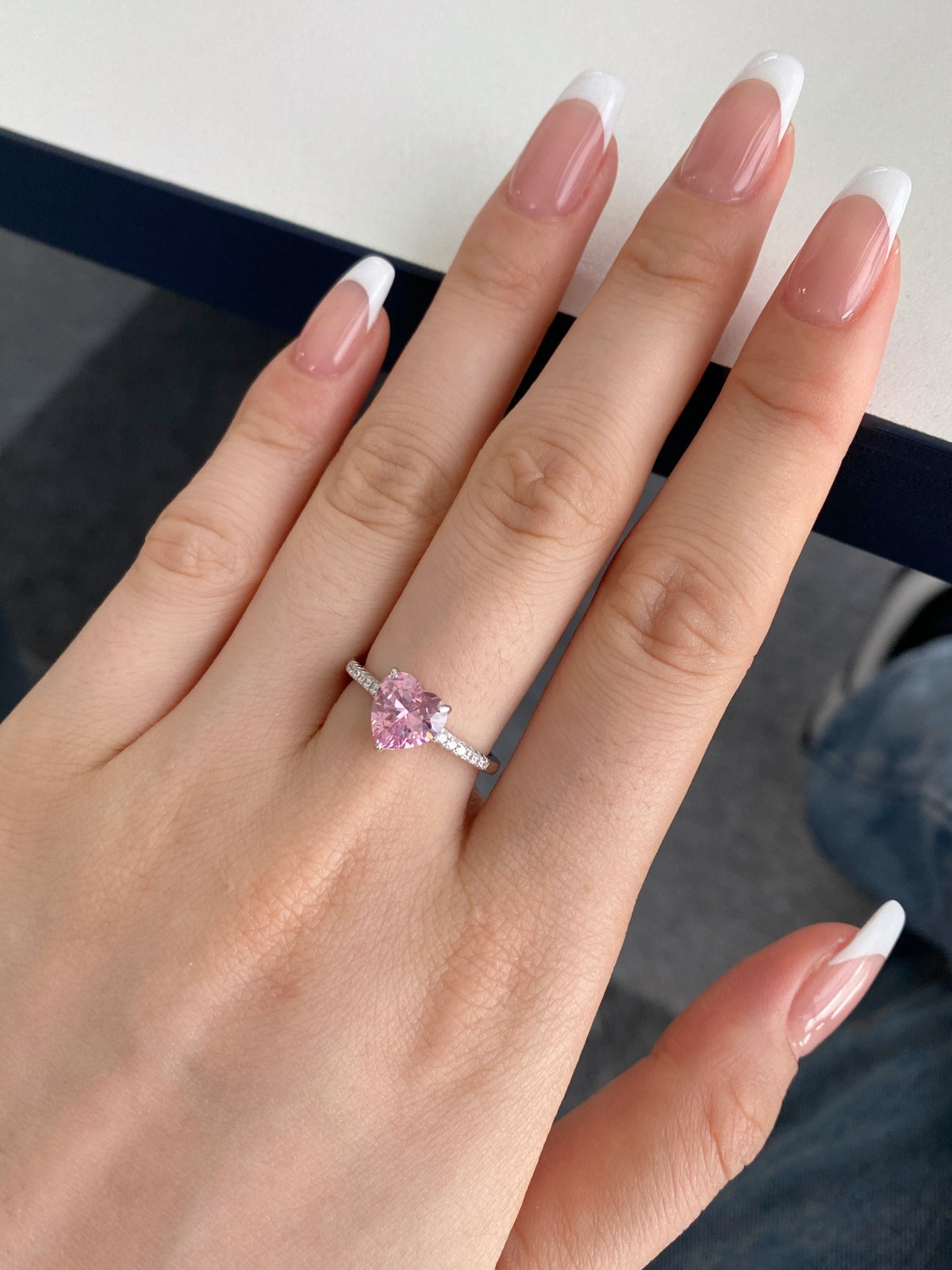 [Clover Jewelry]2.0カラット 華やかで光沢のあるハートカットラバーリング