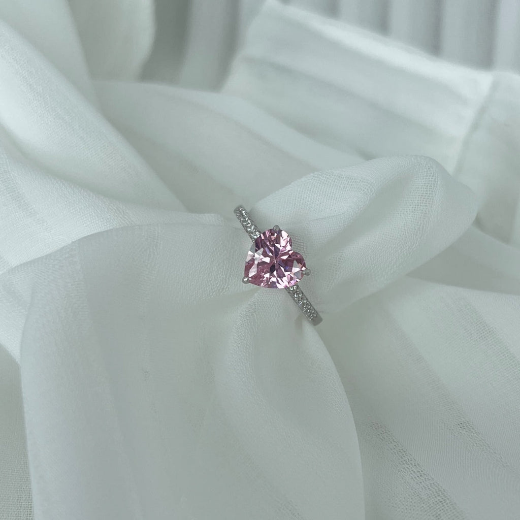 [Clover Jewelry]2.0カラット 華やかで光沢のあるハートカットラバーリング