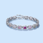 [Clover Jewelry]精巧な装飾が施されたエメラルドカットデイリーブレスレット