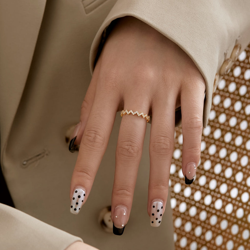 [Clover Jewelry]繊細で魅惑的なウェーブ型デイリーリング