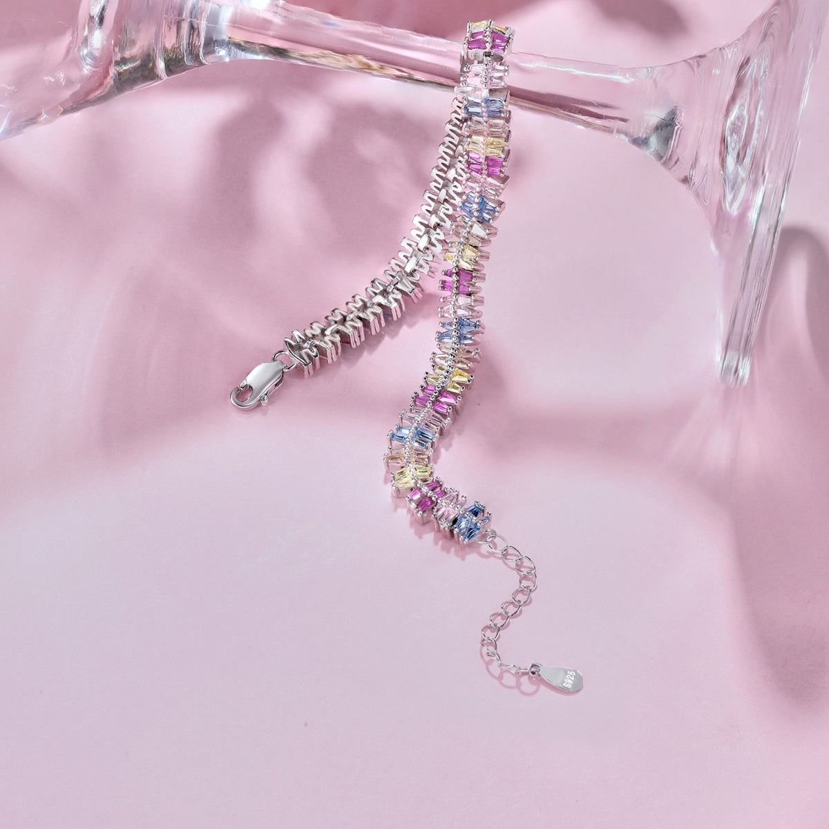 [Clover Jewelry]煌めく精巧なマルチカットパーティブレスレット