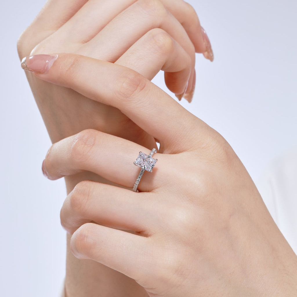 [Clover Jewelry]2.0カラット 華やかな輝き ラディアントカット パーティーリング