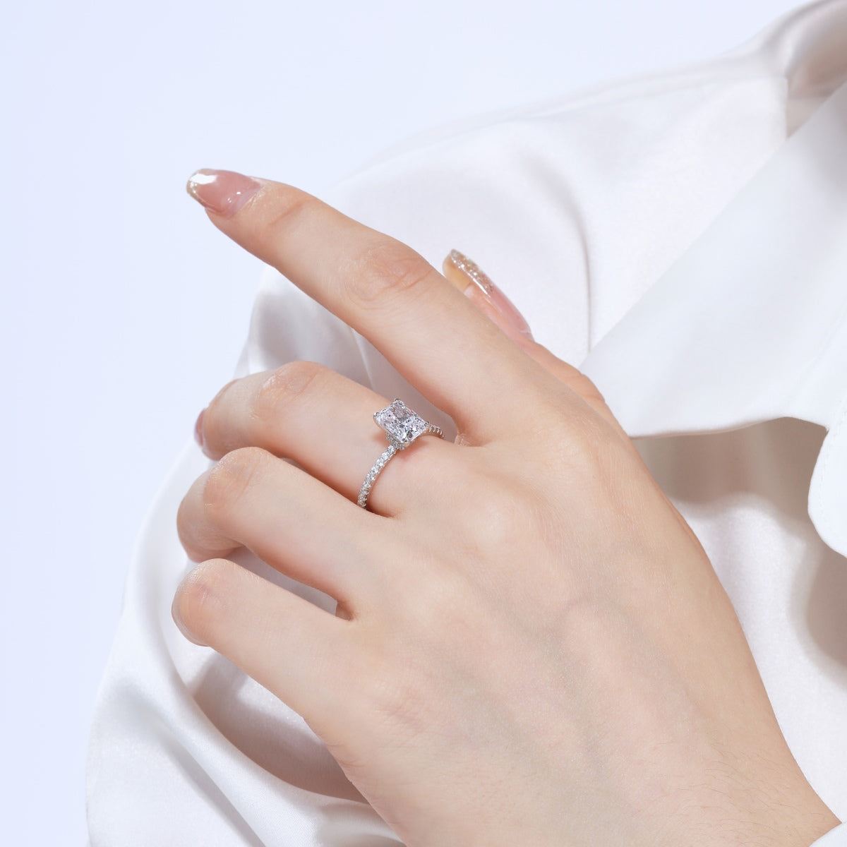 [Clover Jewelry]2.0カラット 華やかな輝き ラディアントカット パーティーリング