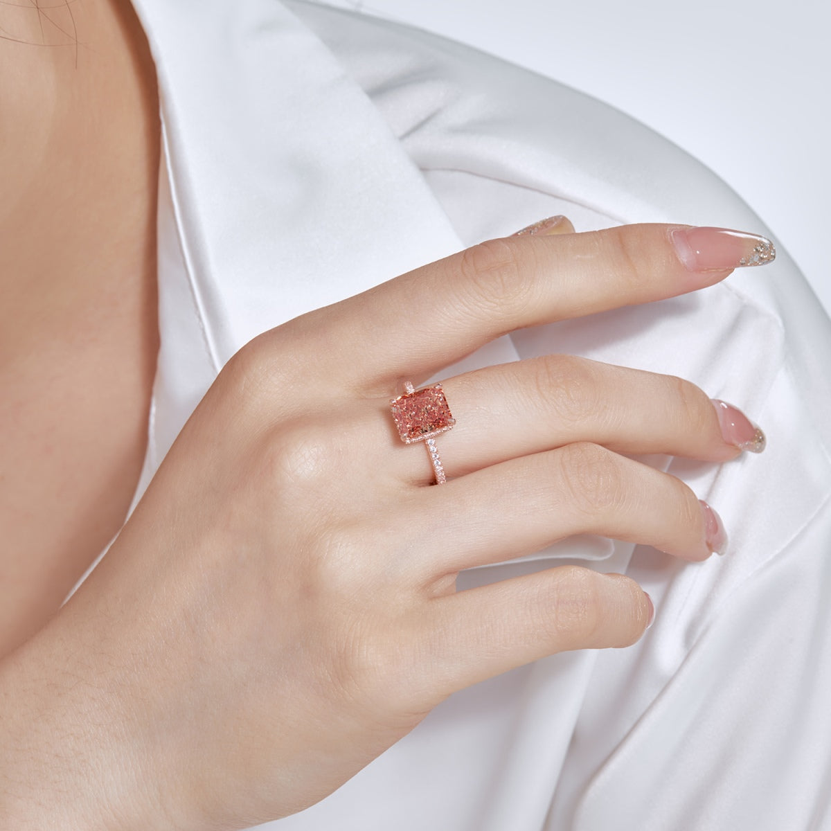 [Clover Jewelry]4.0 Karat luxuriöser Verlobungsring