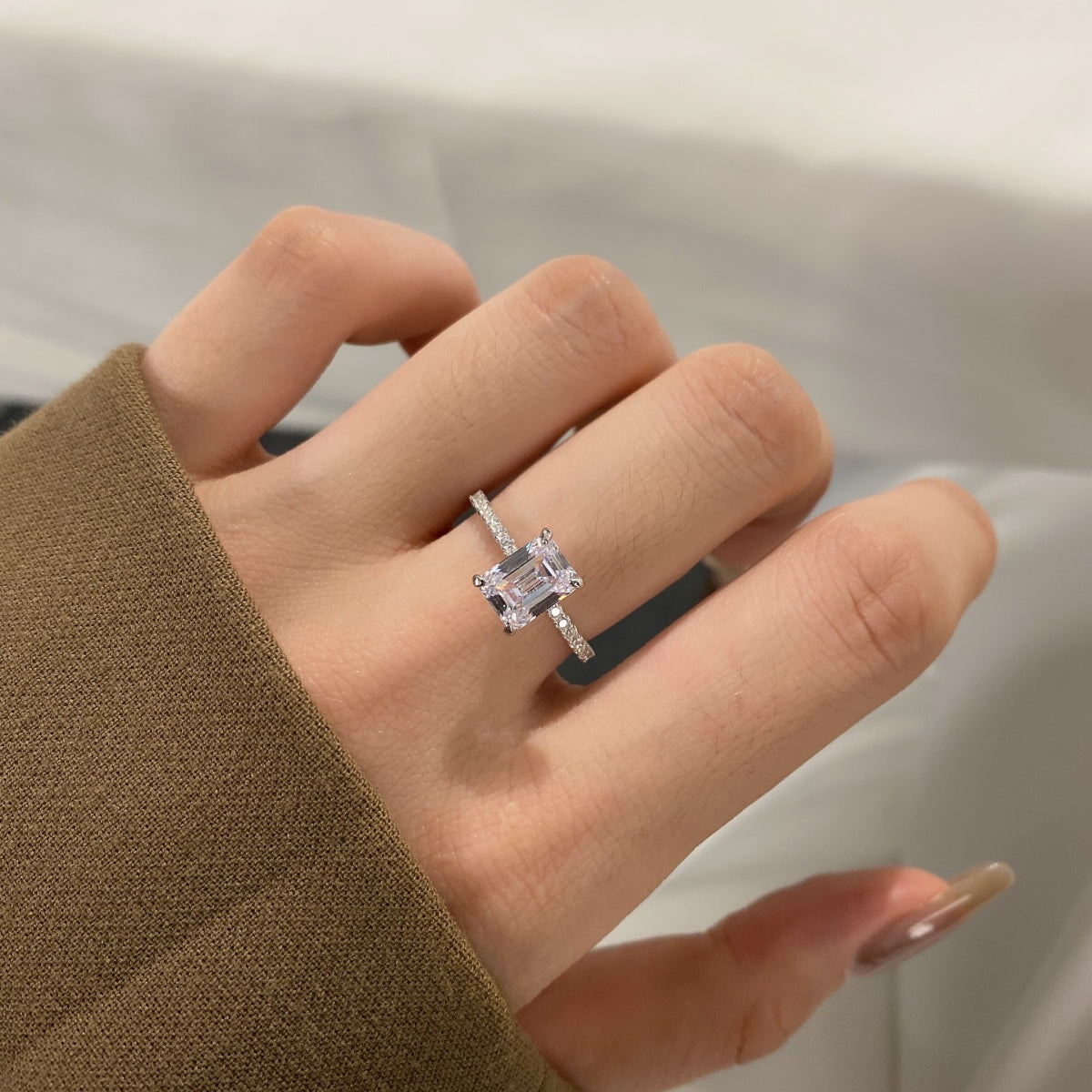 [Clover Jewelry]2.0カラット 華やかな光を放つラディアントカット パーティーリング