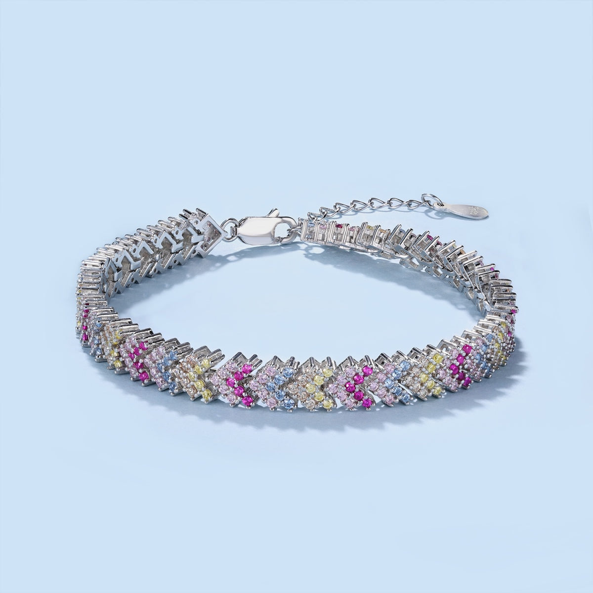 [Clover Jewelry]華やかな輝きのラウンドカットパーティーブレスレット