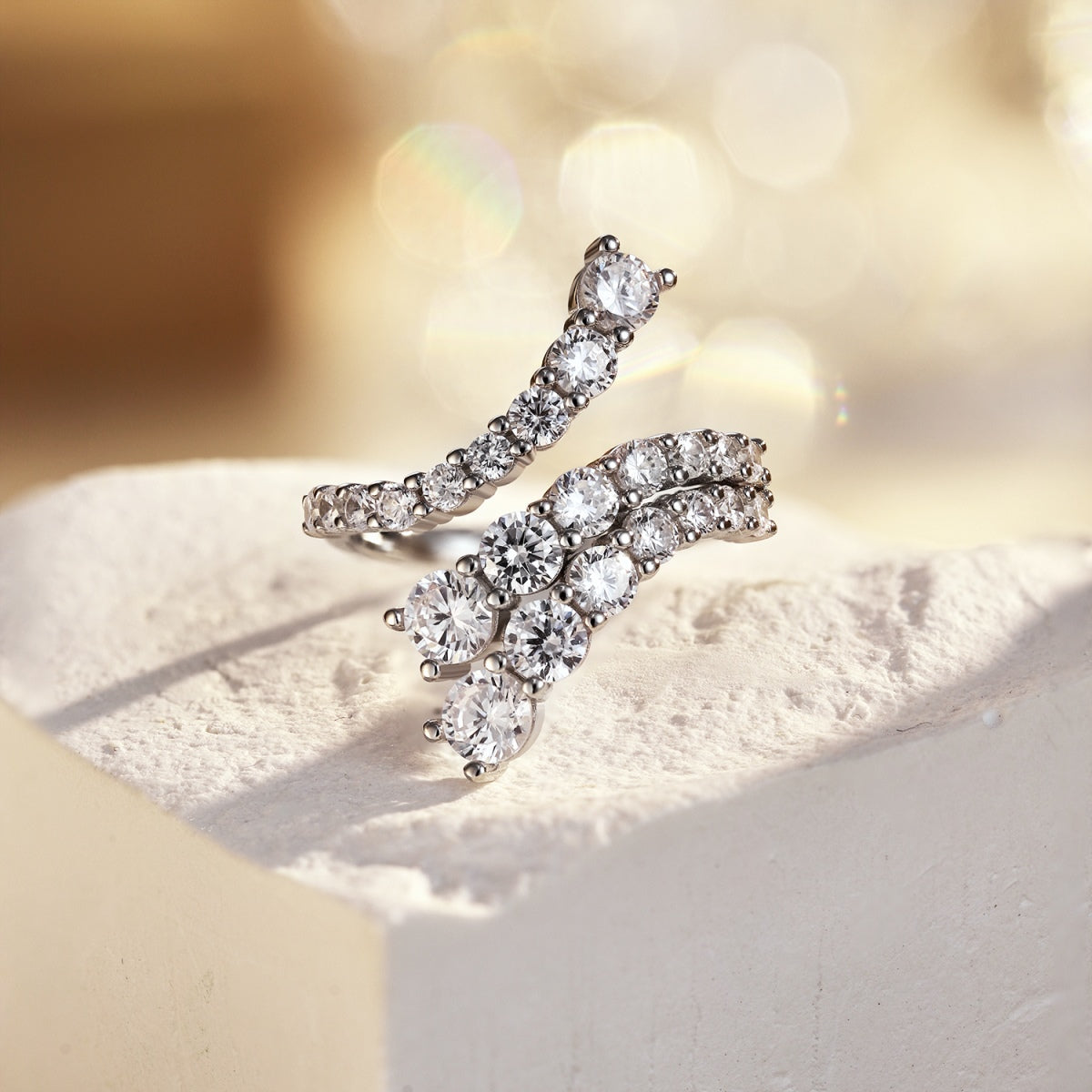 [Clover Jewelry]ユニークで鮮やかな蛇の形のデイリーリング