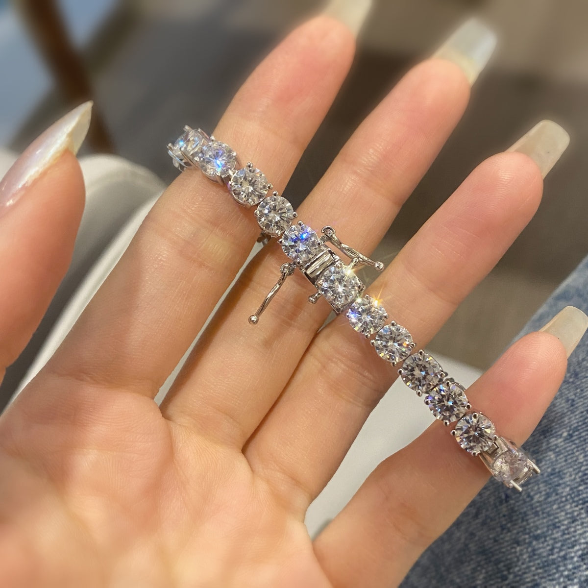 [Clover Jewelry]0.75カラット 輝くラウンドカット ウェディングブレスレット