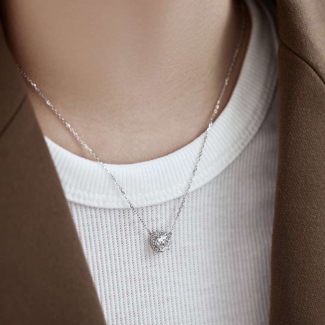 [Clover Jewelry]Luxuriöse Halskette mit Rundschliff