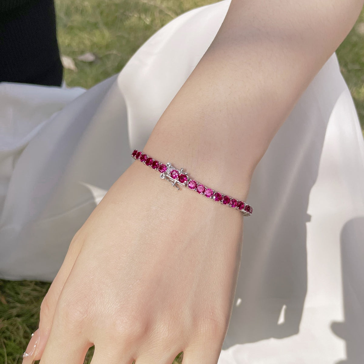 [Clover Jewelry]煌めくカラフルなラウンドカットパーティブレスレット