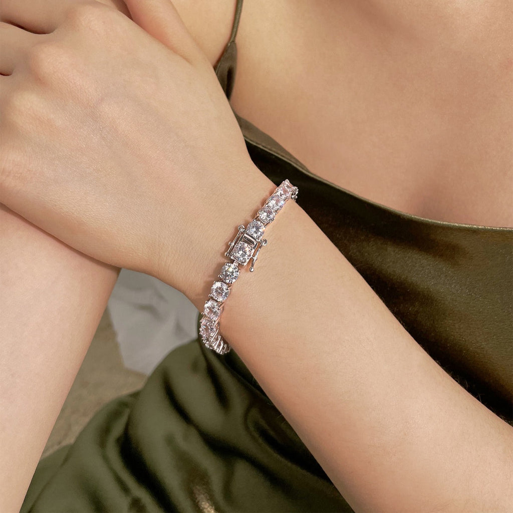 [Clover Jewelry]0.75カラット 輝くラウンドカット ウェディングブレスレット