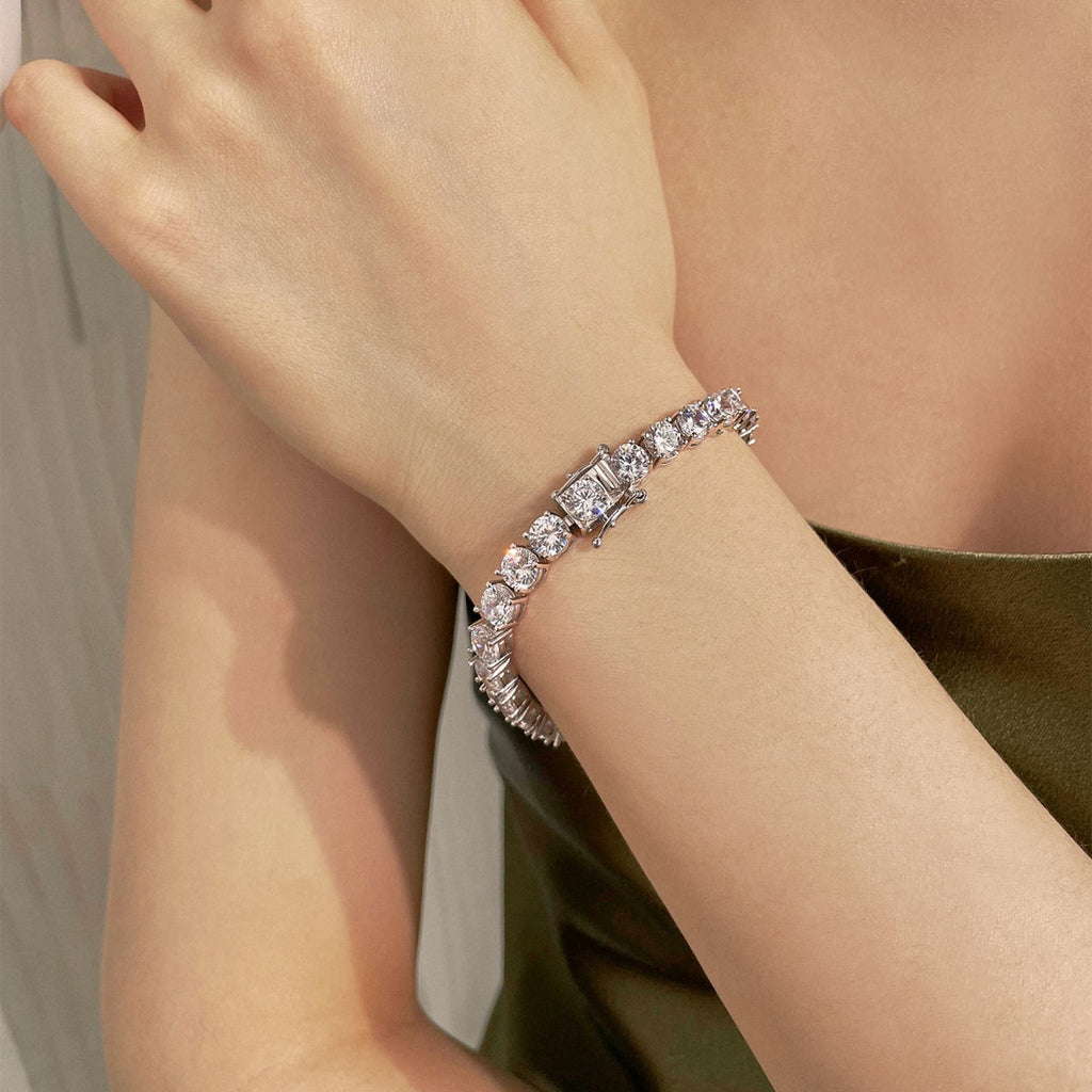 [Clover Jewelry]0.75カラット 輝くラウンドカット ウェディングブレスレット