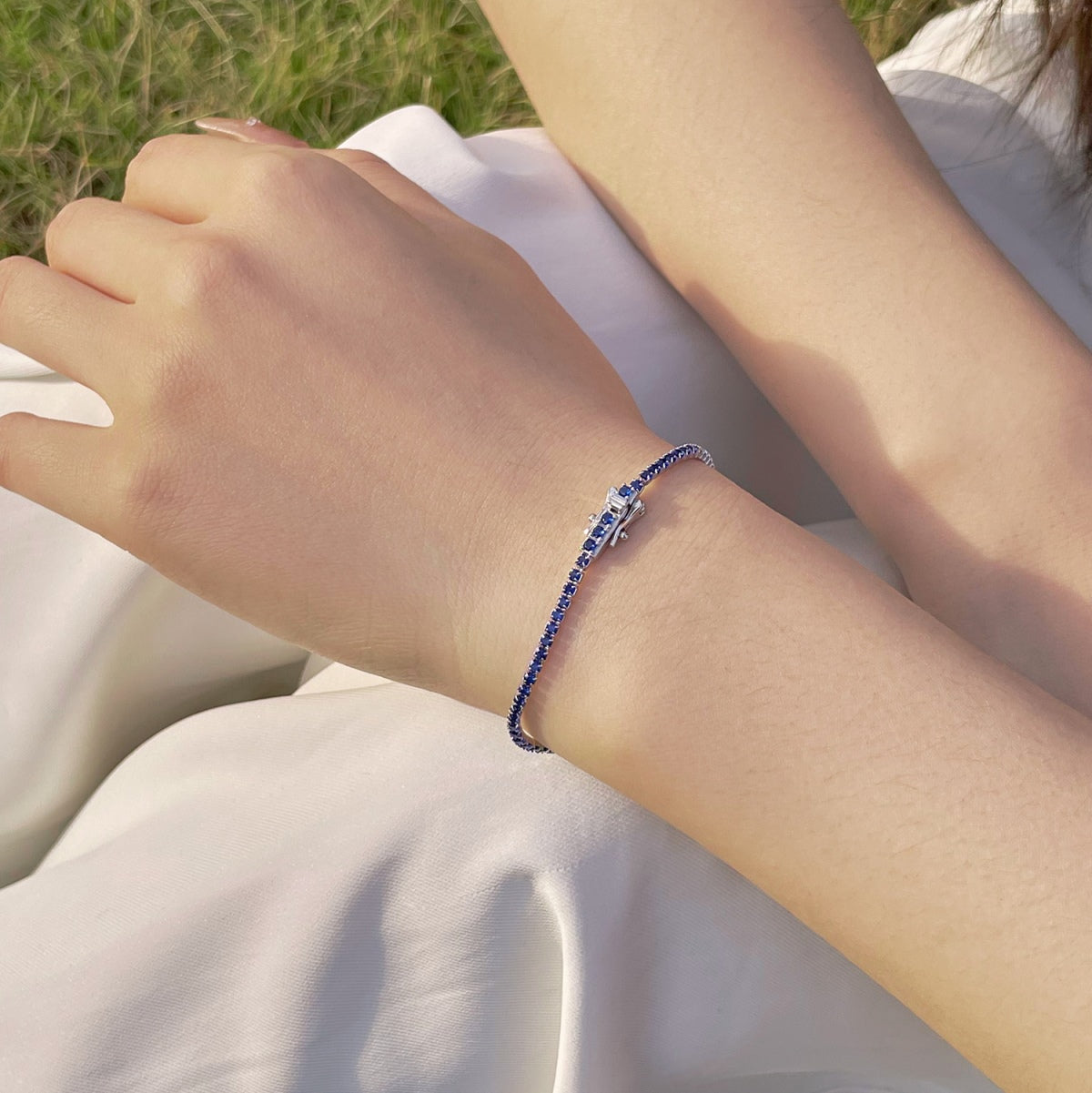 [Clover Jewelry]煌めくカラフルなラウンドカットパーティブレスレット