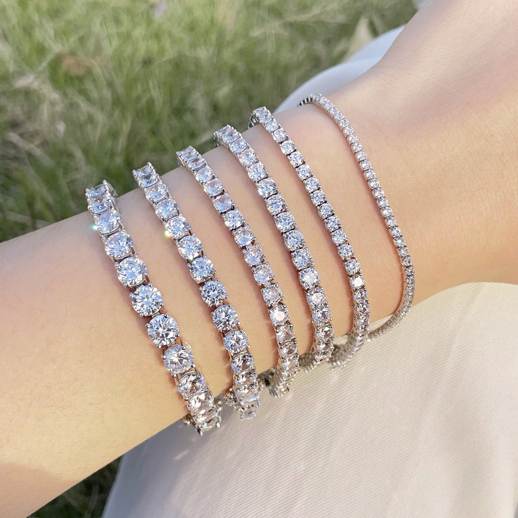 [Clover Jewelry]豪華な装飾 ラウンドカット テニスブレスレット
