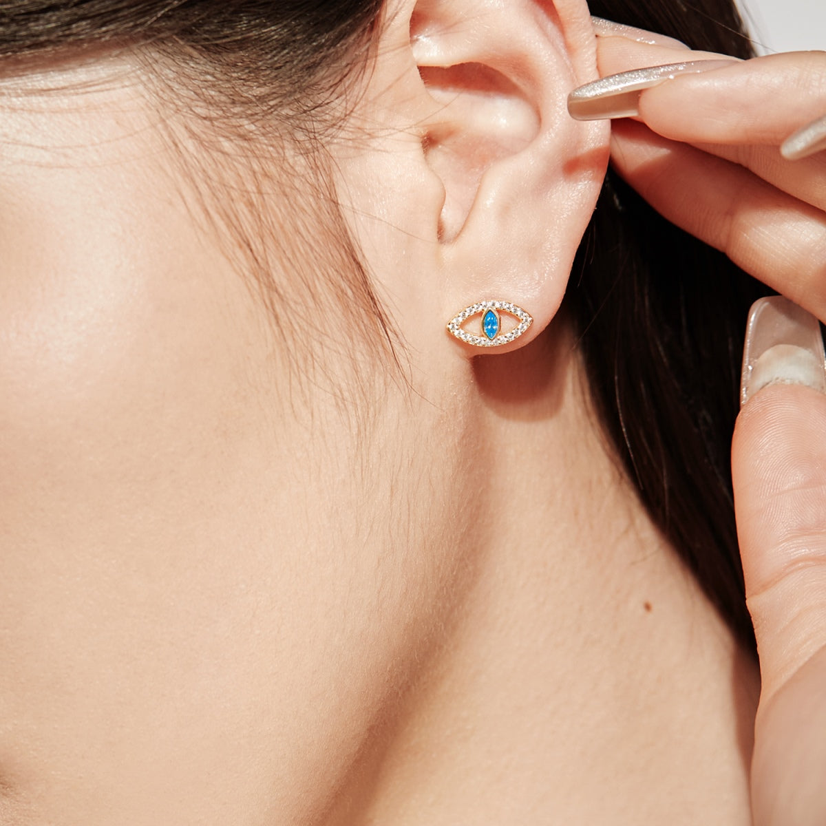 [Clover Jewelry]ブルーデビルアイズ中空スタッドピアス