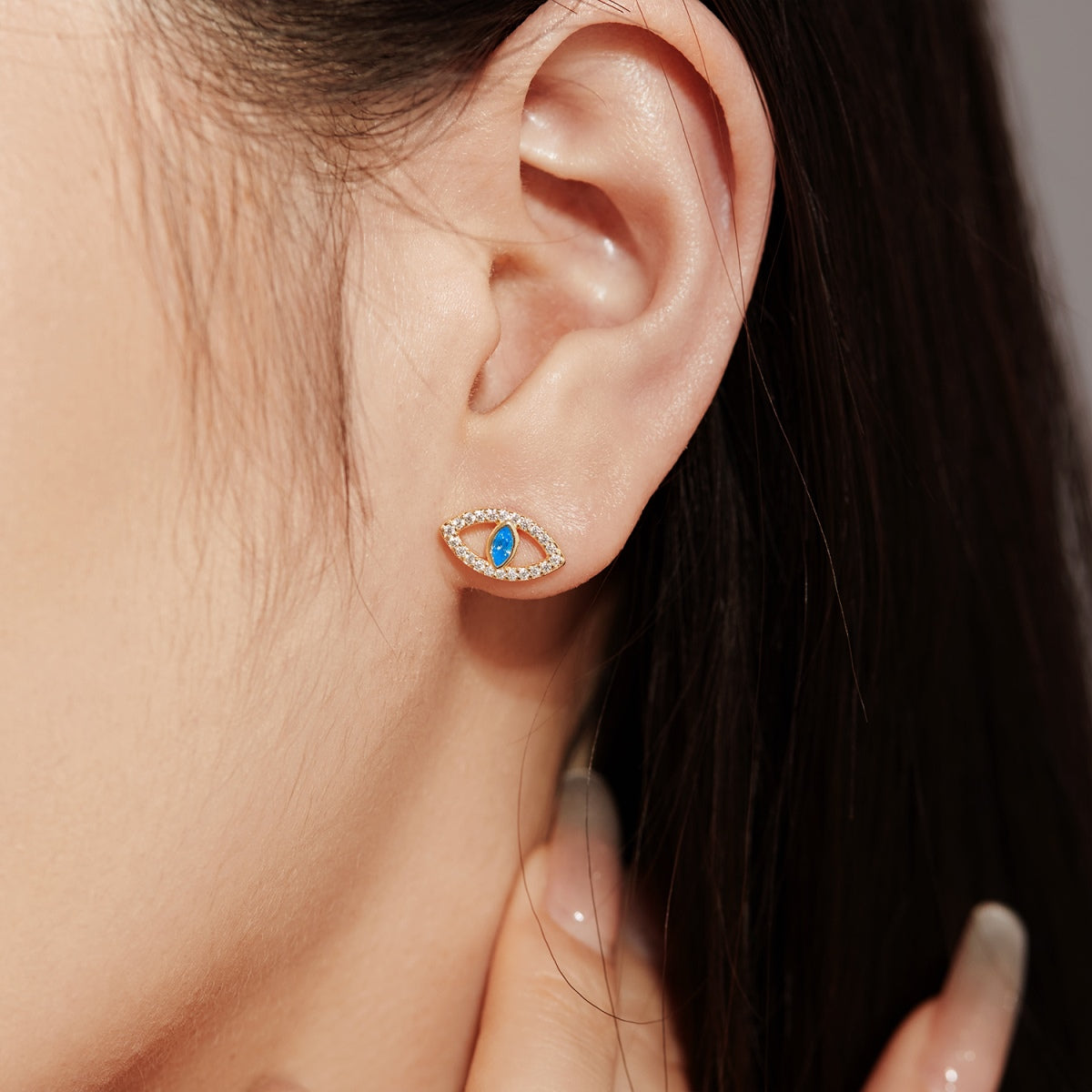 [Clover Jewelry]ブルーデビルアイズ中空スタッドピアス