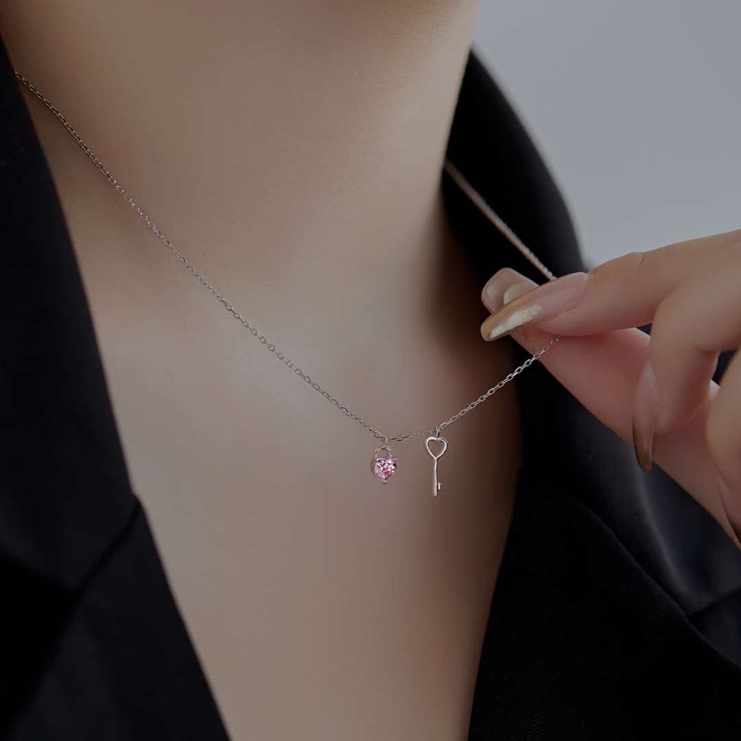 [Clover Jewelry]Einzigartige Herzform-Schlüsselanhänger-Halskette