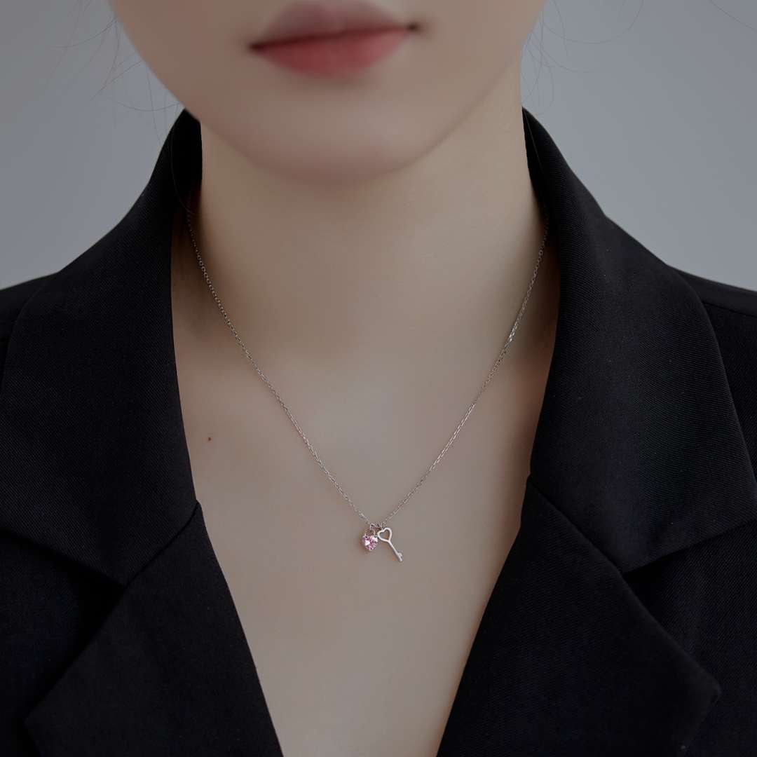 [Clover Jewelry]Einzigartige Herzform-Schlüsselanhänger-Halskette