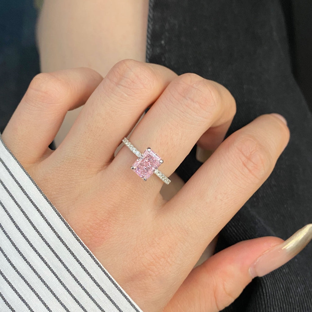 [Clover Jewelry]2.0カラット 華やかな輝き ラディアントカット パーティーリング