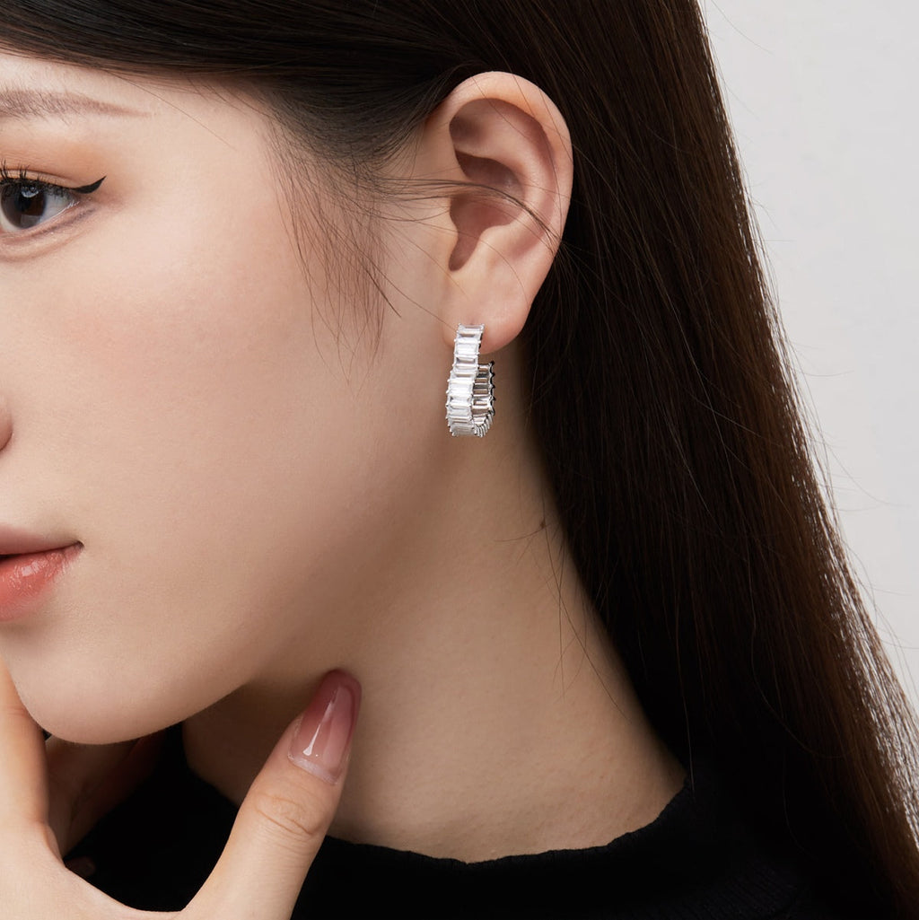 [Clover Jewelry]Strahlende Ohrringe mit Herz-Ausschnitt