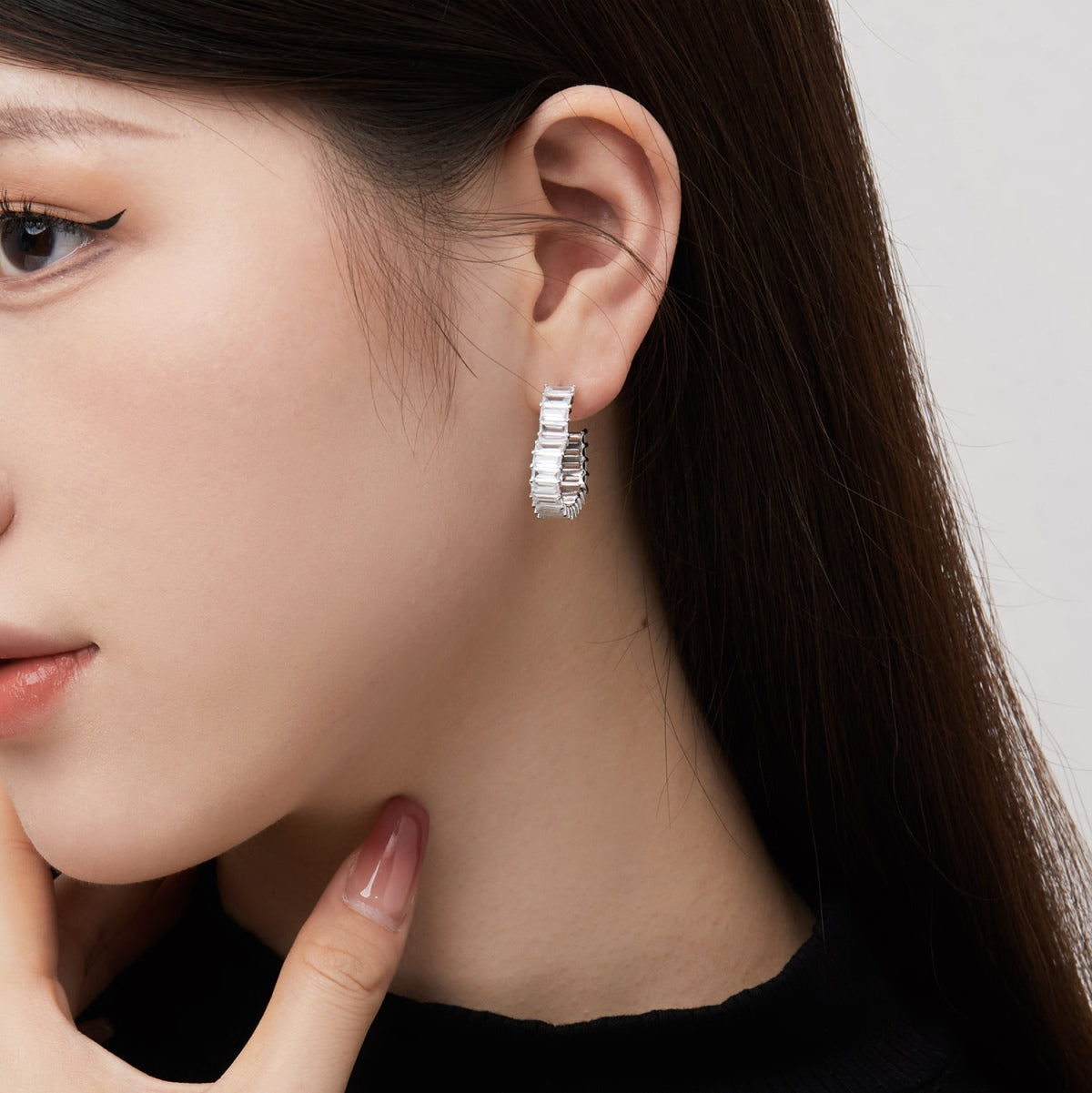[Clover Jewelry]Strahlende Ohrringe mit Herz-Ausschnitt