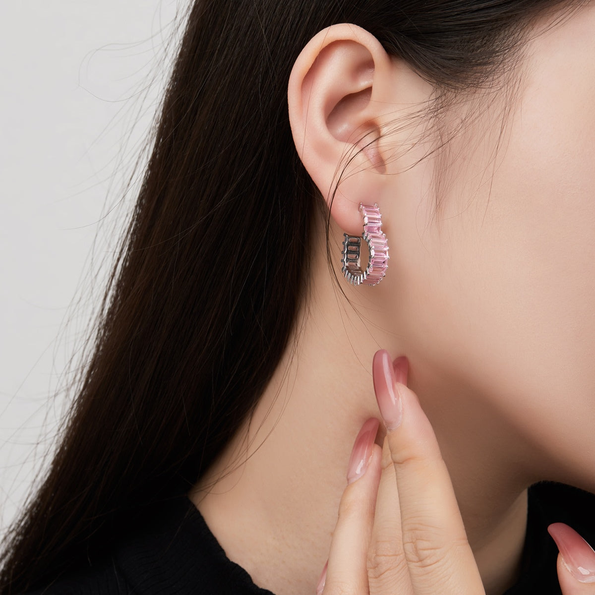 [Clover Jewelry]Strahlende Ohrringe mit Herz-Ausschnitt