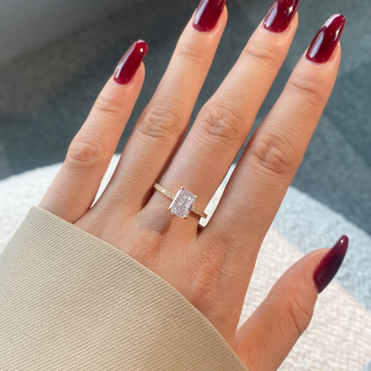 [Clover Jewelry]2.0カラット 華やかな輝き ラディアントカット パーティーリング