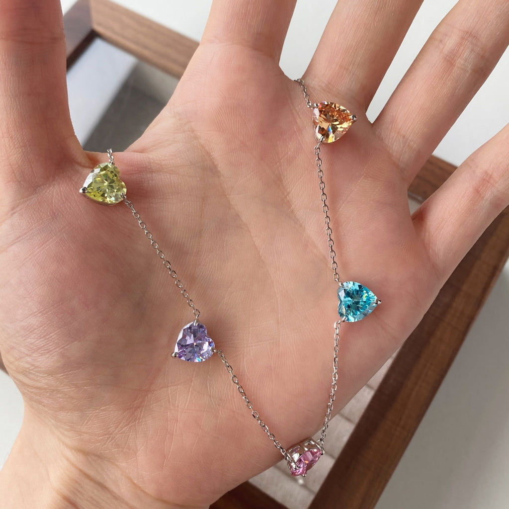 [クローバージュエリー]輝くカラフルなハートカットネックレス
