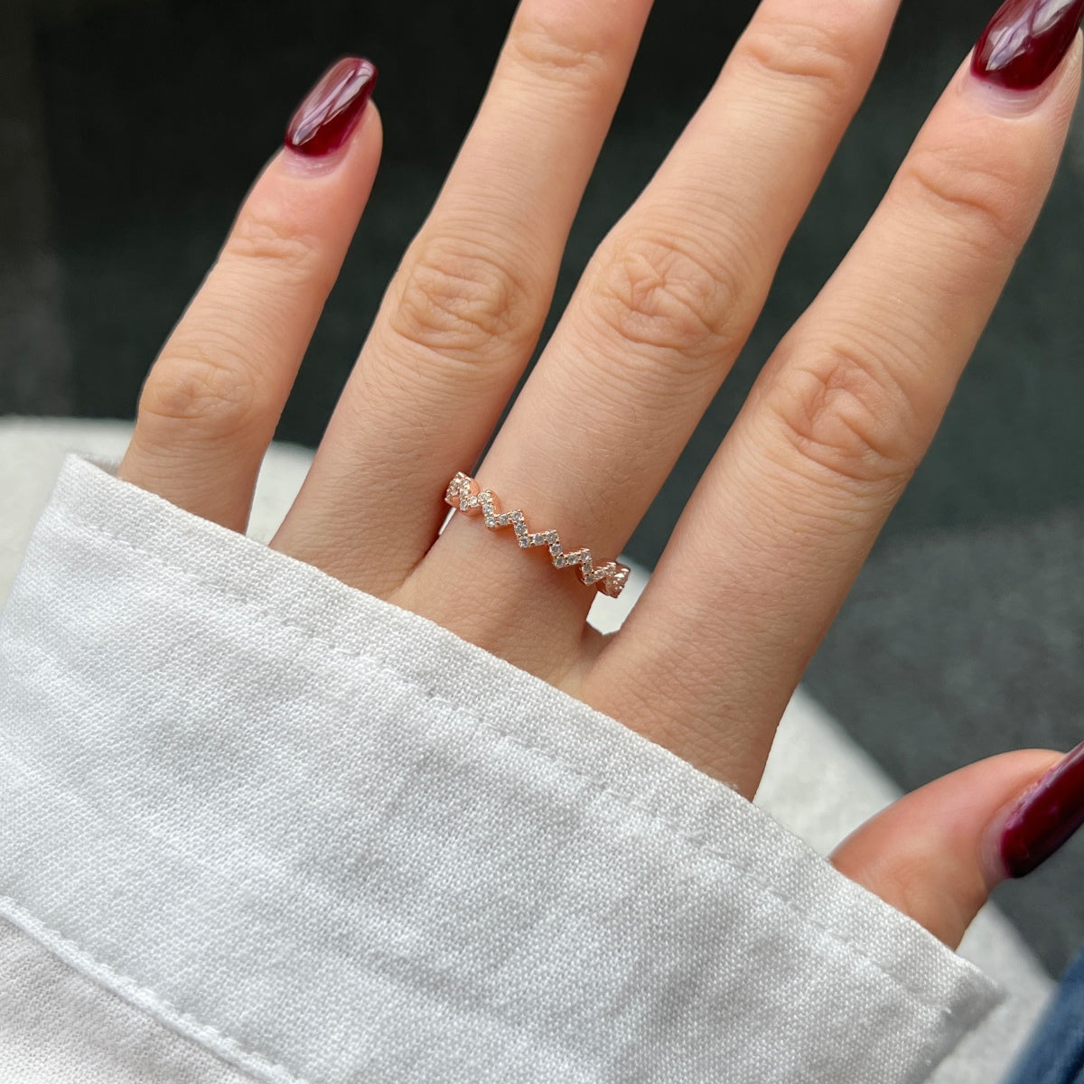 [Clover Jewelry]繊細で魅惑的なウェーブ型デイリーリング